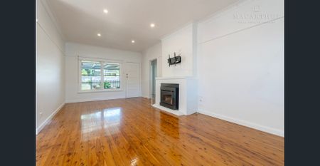 Warm, Modern & Family-Friendly Living in Prime Turvey Park - Photo 3