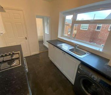 3 bedroom flat to rent - Photo 5