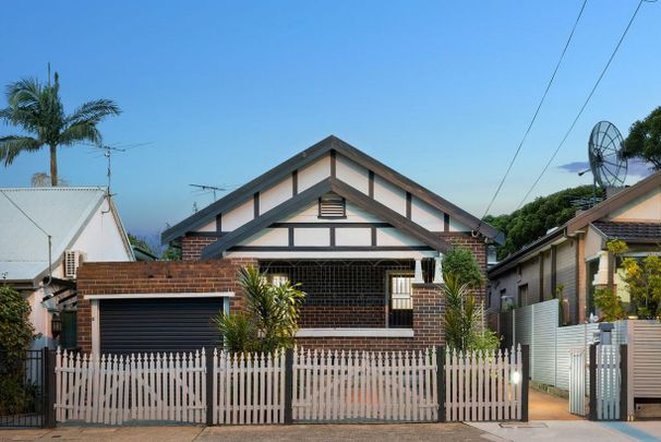 Location and Ease in the heart of Sydenham - Photo 1