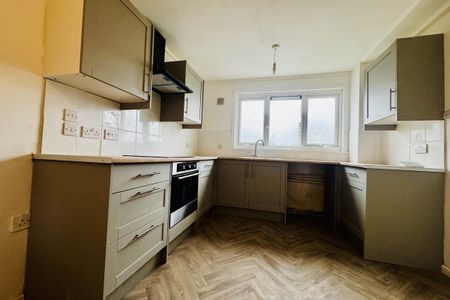 Brooke Close - Photo 5