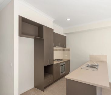 Low maintenance and modern, everything you've ever wanted! - Photo 2