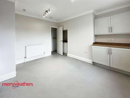 Brinsworth Hall Crescent, Brinsworth, Rotherham, S60 - Photo 2