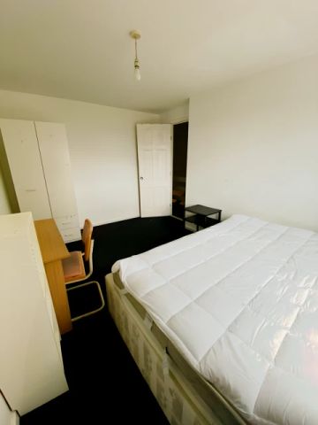 3 Bed 1 Bath - Photo 5