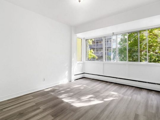 3465 Hutchison Street, Montréal, QC - Photo 1