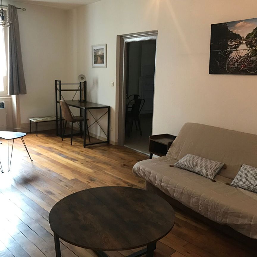 Location Appartement 1 pièce 41m² - Photo 1