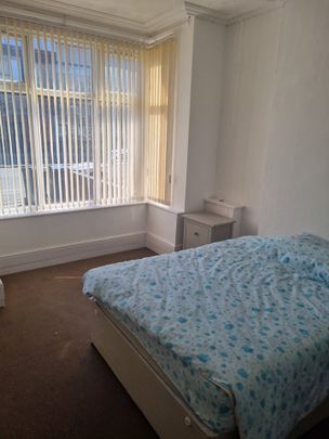 Room in a Shared House, Showell Green Lane, B11 - Photo 1