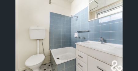 CHARMING ONE BEDROOM DELIGHT! - Photo 3