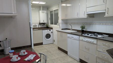 Room in a shared 5-bedroom apartment for rent in Morvedre - Photo 3