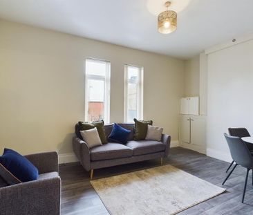 Apt 1, 340 Newtownards Road, Belfast, BT4 1HE - Photo 1