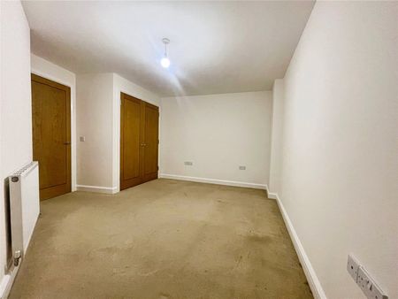 Darville House, Oxford Road East, Windsor, Berkshire, SL4 1EF - Photo 3