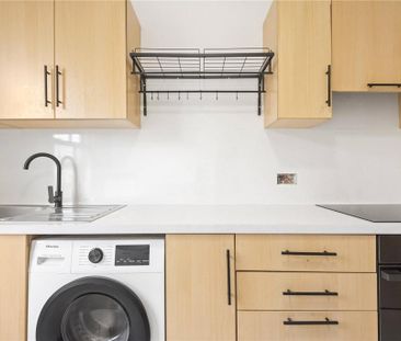 3 bedroom apartment to rent - Photo 4