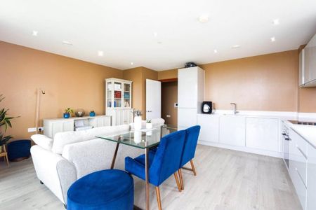 2 bedroom flat to rent - Photo 4