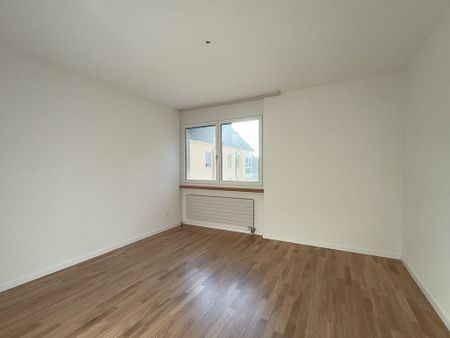 "Attraktive 2.5-Zimmerwohnung mit Cheminée an bester Lage" - Photo 5