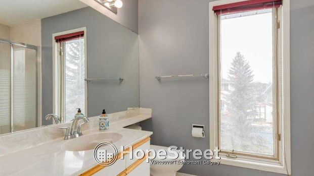 37 Douglasbank Rise SE, Calgary - Photo 1