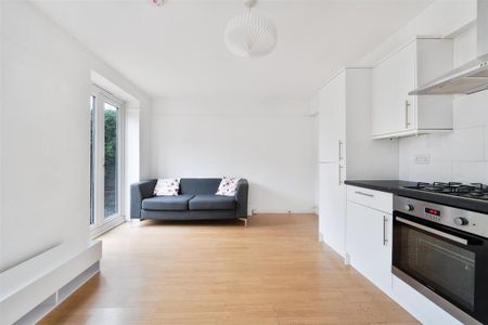 4 bedroom maisonette to rent - Photo 2