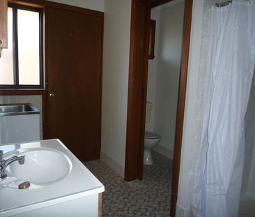 Two Bedroom Unit Close To Albury Cbd - Photo 3