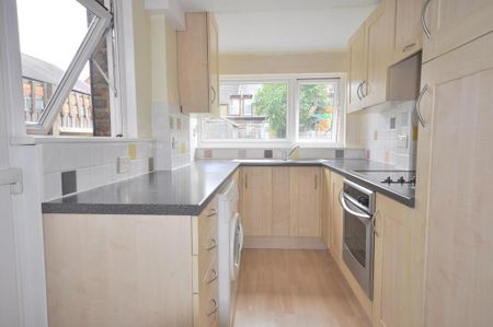 2 bedroom terraced house to rent - Photo 3