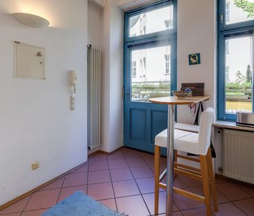 Studio apartment in Schwabing with idyllic terrace and washing mach... - Photo 2