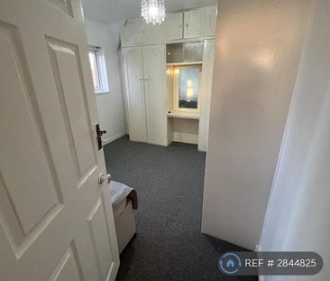 2 bedroom semi-detached house to rent - Photo 6