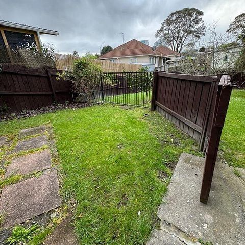 1 Bed house in Glen Eden - Photo 1