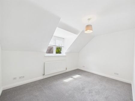 4 BED Detached house To rent - Photo 5
