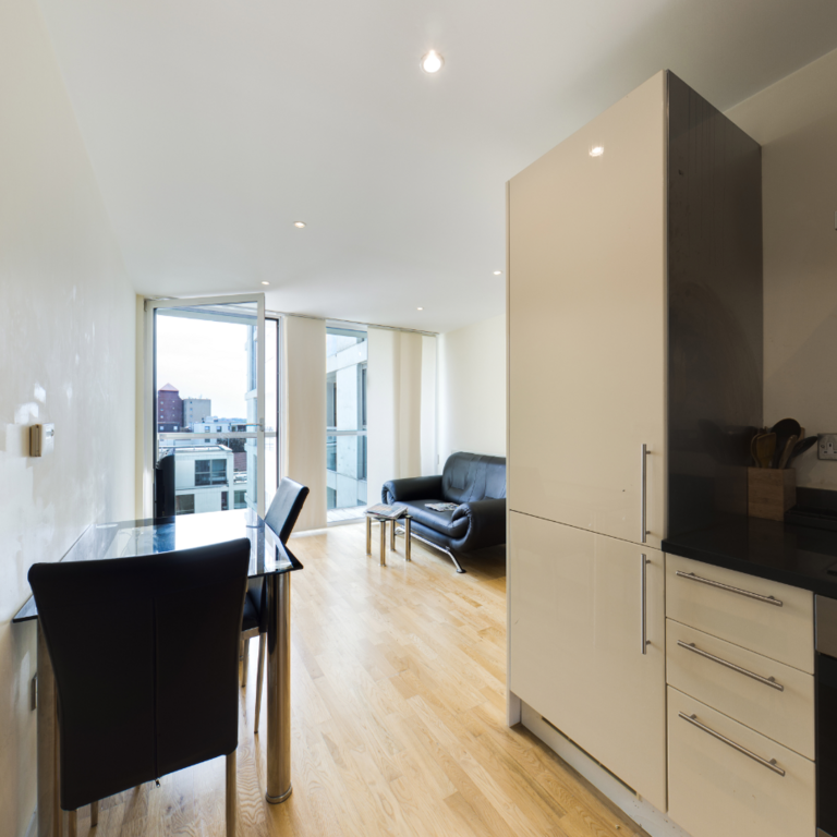 1 bedroom flat to rent - Photo 1