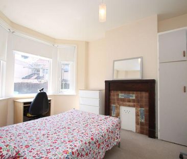 4 bedroom terraced house to rent - Photo 5