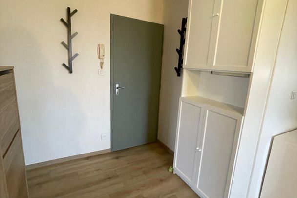 A louer très bel appartement meublé, à 2 pas du centre ville - Photo 1