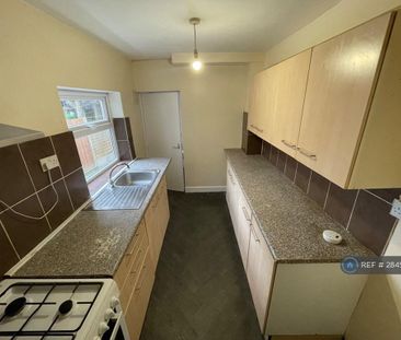 3 bedroom terraced house to rent - Photo 4