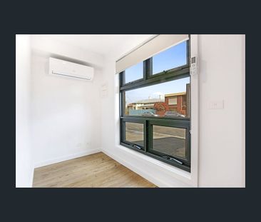 98 De Carle Street, Brunswick, Vic 3056 - Photo 3