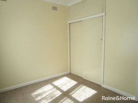 Three Bedroom Home! - Photo 4