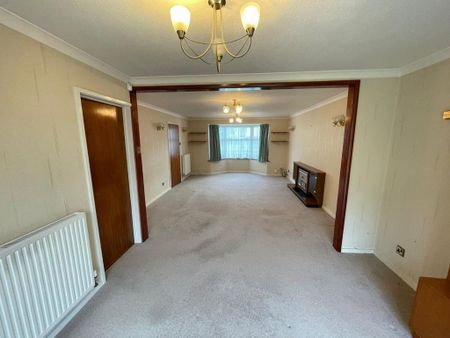 4 bedroom detached house to rent - Photo 2