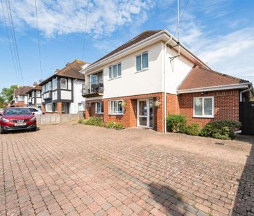 3 bedroom flat to rent - Photo 3