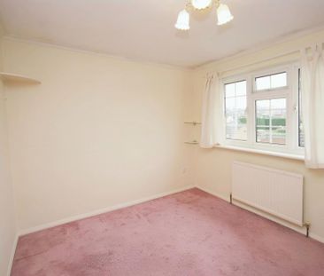 3 bedroom end of terrace house to rent - Photo 3