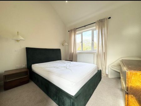 2 Bed Flat, Upper Tulse Hill, SW2 - Photo 2