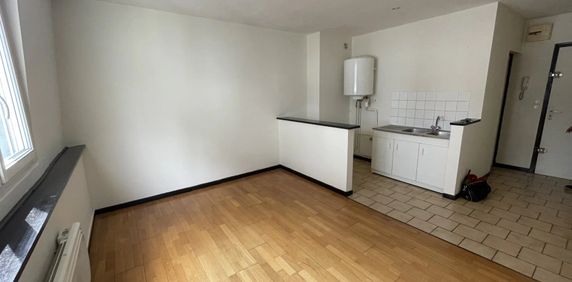 Location Appartement 1 pièces 23 m2 à Saint-Quentin - Photo 2