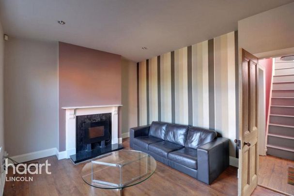 2 bedroom end of terrace house to rent - Photo 1