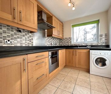 2 bedroom Flat in Brittain Court, Sandhurst - Photo 4