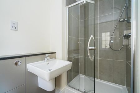 5 bedroom detached house to rent - Photo 2