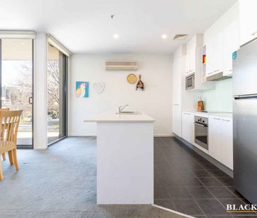 Inner south light and bright apartment. - Photo 5