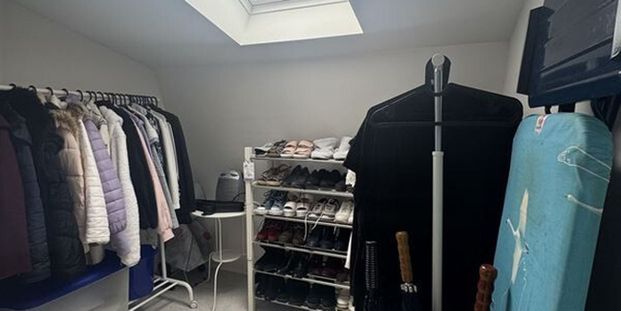 Appartement te huur in Marche-en-Famenne voor € 640 met 1 slaapkamer - Photo 1