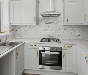 3 bedroom end of terrace house to rent - Photo 6