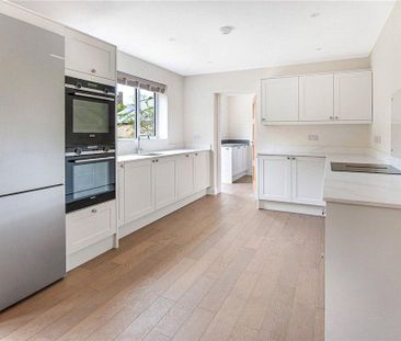 4 bedroom detached house to rent - Photo 4