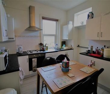 4 bedroom maisonette to rent - Photo 1