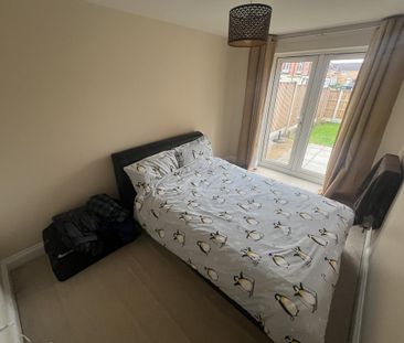 3 bedroom semi-detached house to rent - Photo 6
