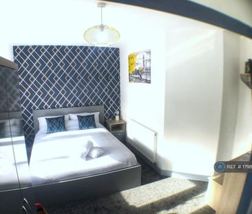 1 bedroom in a house share to rent - Photo 3