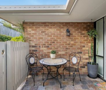 “Low-Set Modern Home in Convenient Everton Hills Location” - Photo 5