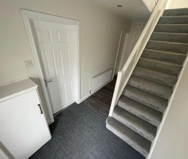 3 bedroom terraced house to rent - Photo 2
