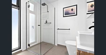 Luxury Meets Lifestyle in West Footscray’s Eternity - Photo 3