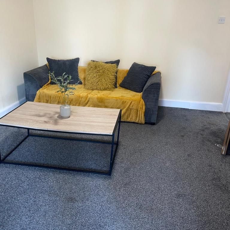 1 bedroom in a house share to rent - Photo 1